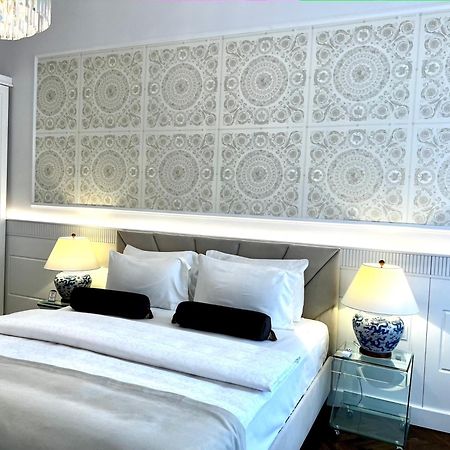 Luxury Apartments Mondrian Market Square III Варшава Номер фото