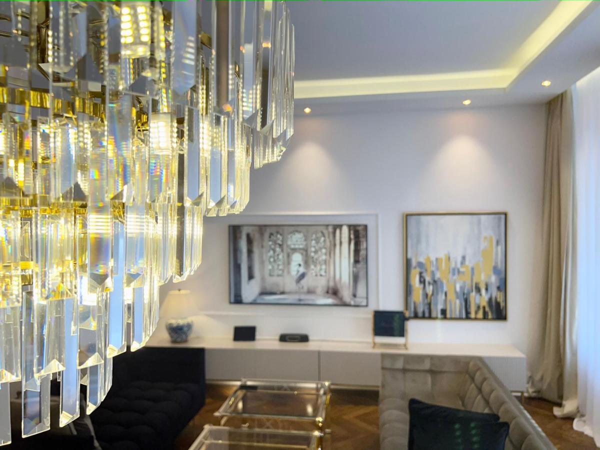 Luxury Apartments Mondrian Market Square III Варшава Екстер'єр фото
