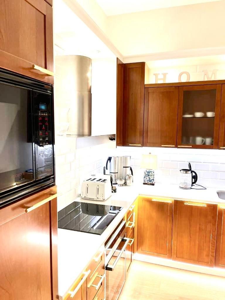 Luxury Apartments Mondrian Market Square III Варшава Номер фото