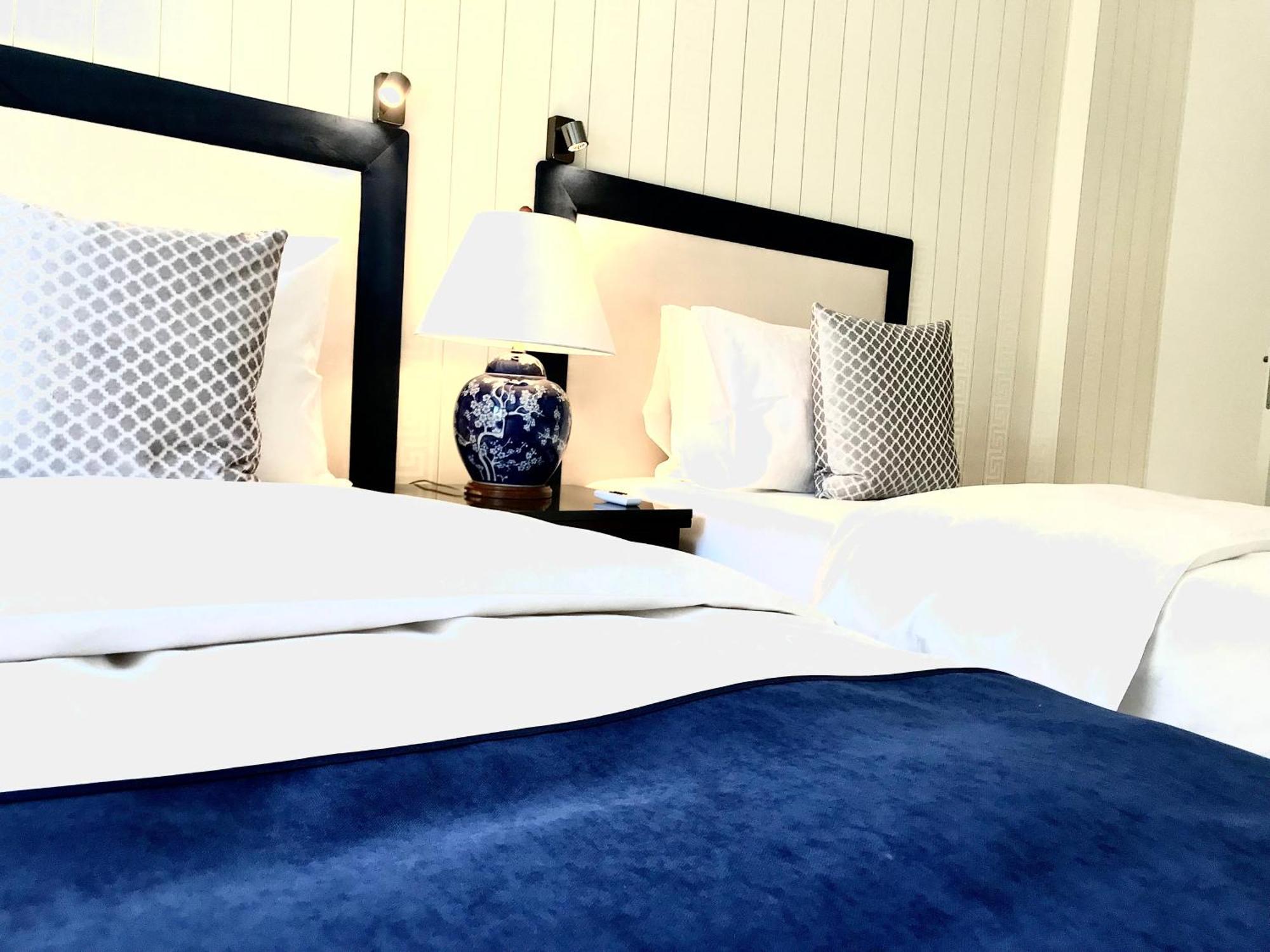 Luxury Apartments Mondrian Market Square III Варшава Номер фото