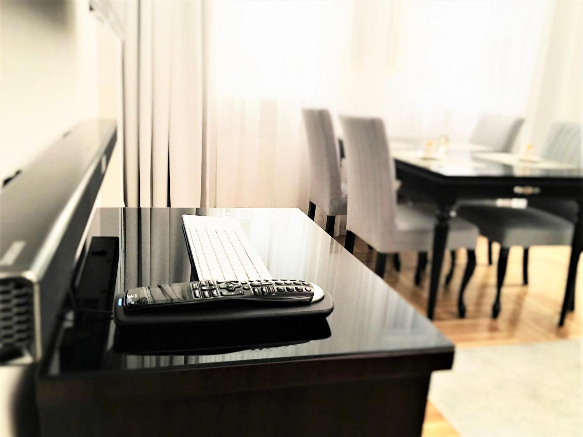 Luxury Apartments Mondrian Market Square III Варшава Номер фото