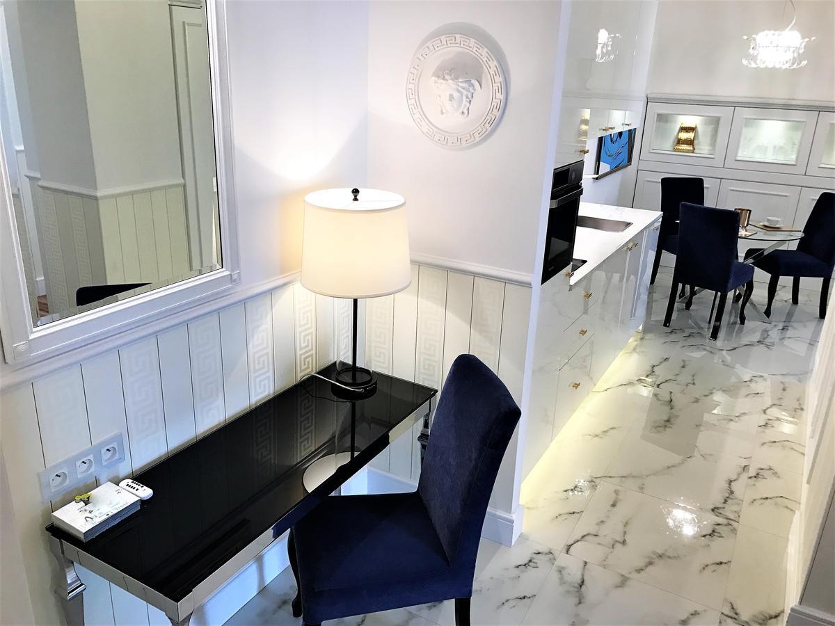 Luxury Apartments Mondrian Market Square III Варшава Екстер'єр фото